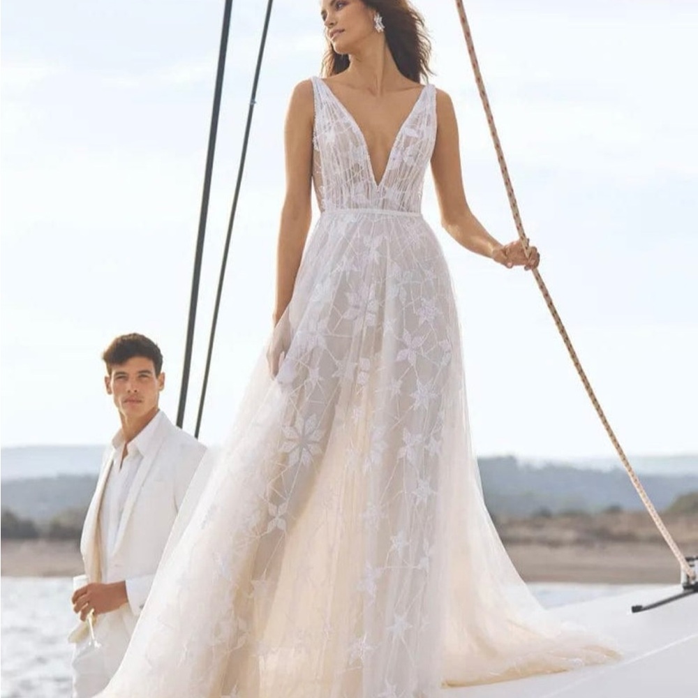 Pronovias Elegant Low Back Wedding Dress